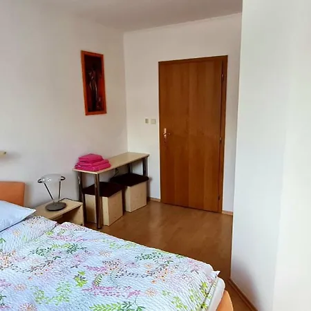 V Soukromi Pansiyon *